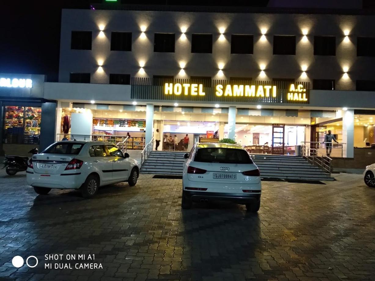 Hotel Sammati Kheda Εξωτερικό φωτογραφία