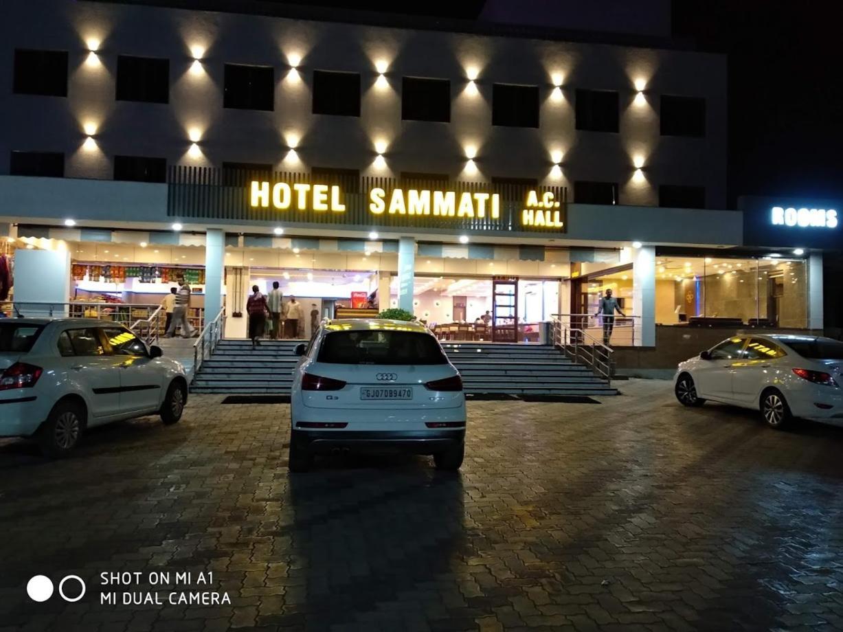 Hotel Sammati Kheda Εξωτερικό φωτογραφία